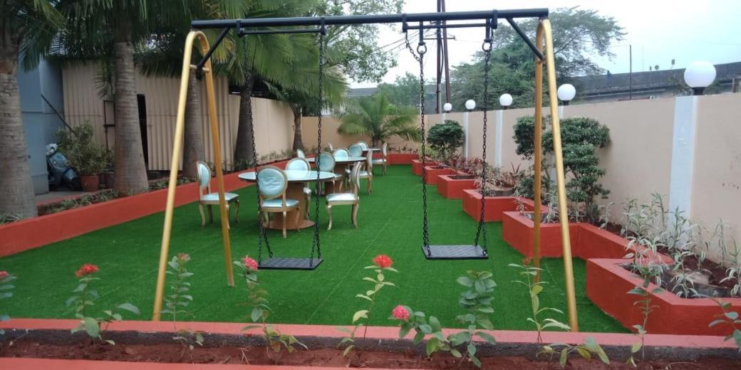Hotel Aristro Lonavala Exterior photo