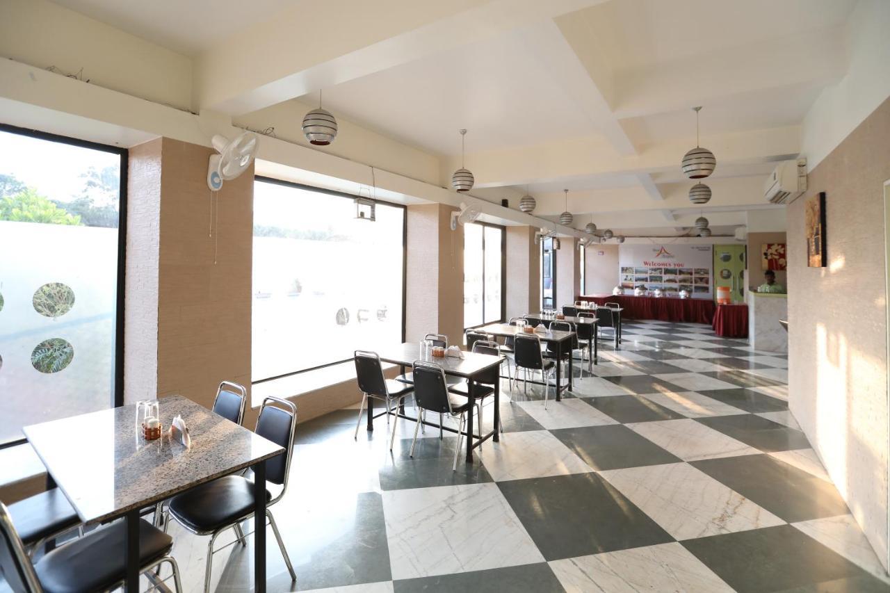 Hotel Aristro Lonavala Exterior photo