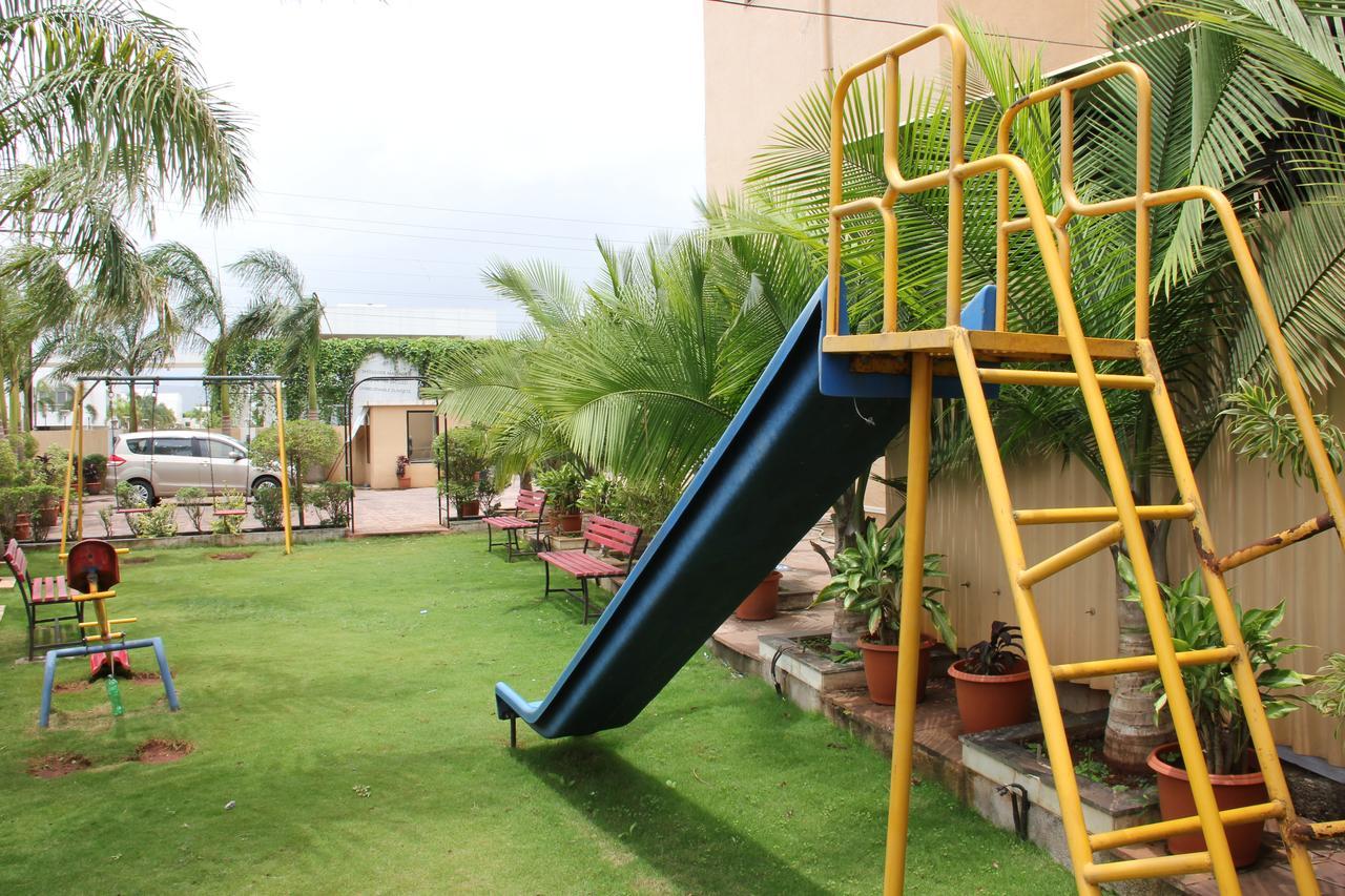 Hotel Aristro Lonavala Exterior photo