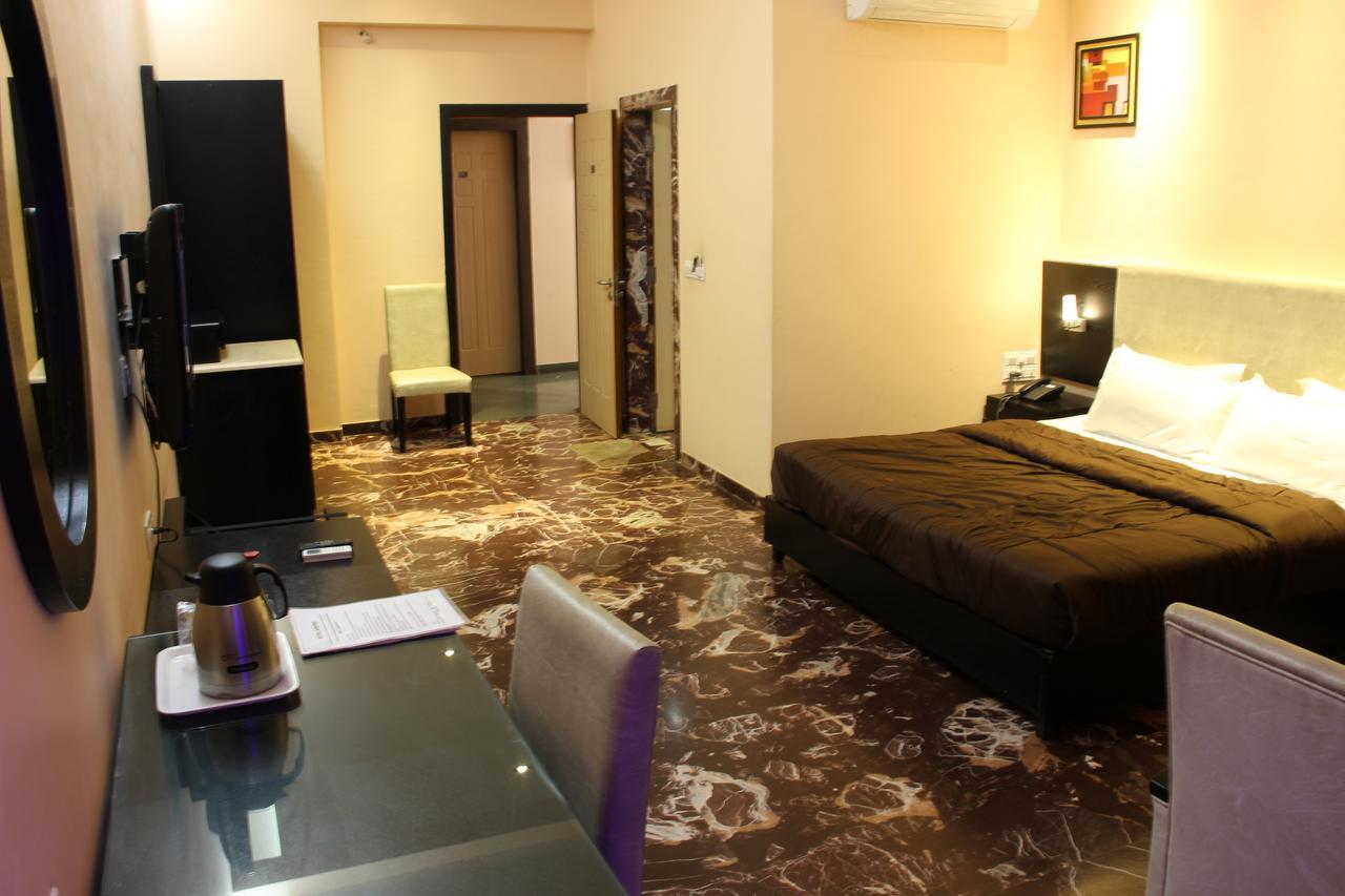 Hotel Aristro Lonavala Exterior photo