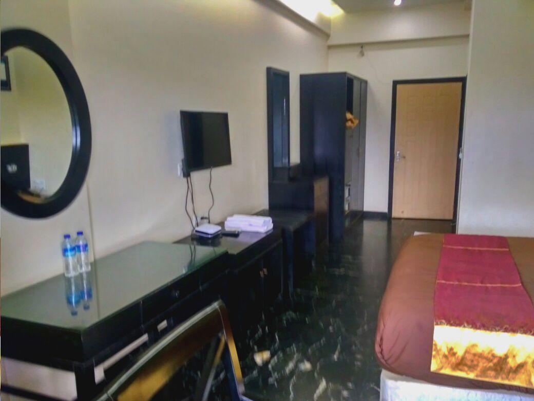 Hotel Aristro Lonavala Exterior photo